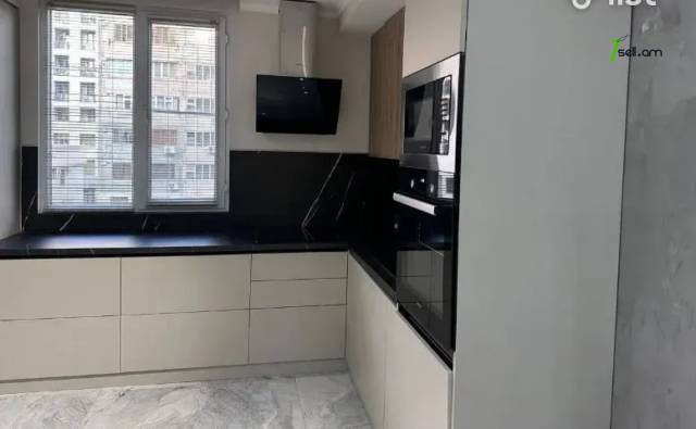 3 սենյականոց բնակարան Ամիրյան փողոցում, 73 ք.մ., 5/9 հարկ, դիզայներական ոճով վերանորոգված