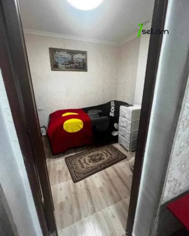 1 սենյականոց բնակարան Արցախի պողոտայում, 25 ք.մ., 1/4 հարկ, կապիտալ վերանորոգված, քարե շենք