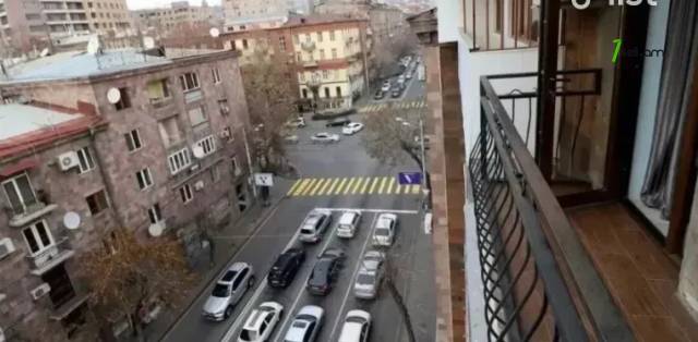 3 սենյականոց բնակարան նորակառույց շենքում Նալբանդյան փողոցում, 90 ք.մ., 2 սանհանգույց
