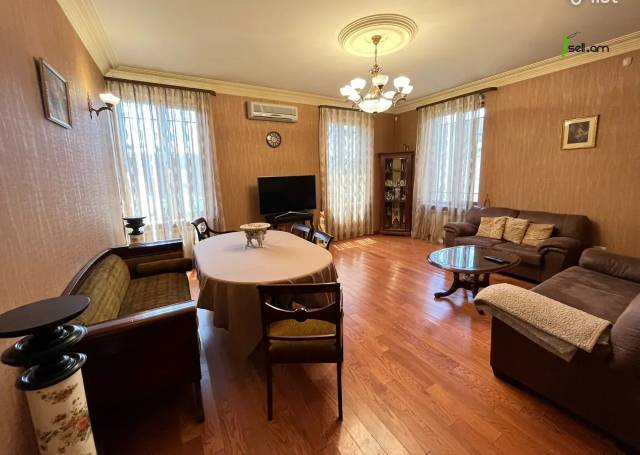 3 սենյականոց բնակարան նորակառույց շենքում Անտառային փողոցում, 116 ք.մ., բարձր առաստաղներ, 1/5 հարկ