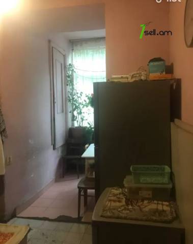 3 սենյականոց բնակարան Մամիկոնյանց փողոցում, 70 ք.մ., բարձր առաստաղներ, 1/5 հարկ, քարե շենք