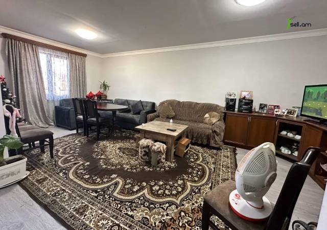 Մեկ հարկանի քարե տուն 10-րդ փողոցում Այնթապում, 335 ք.մ., կապիտալ վերանորոգված