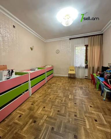 Բազմաֆունկցիոնալ գույք Արամ Խաչատրյանի փողոցում Արաբկիրում, 150 քմ