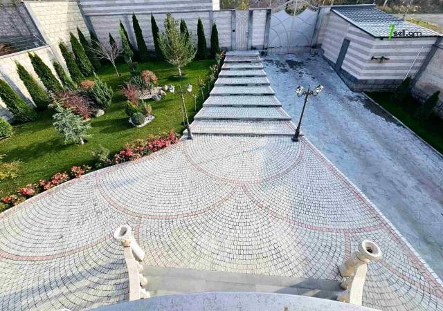 Երկու հարկանի քարե տուն Ամառանոցային փողոցում Ջրվեժում, 2100 քմ, 2 սանհանգույց, կապիտալ վերանորոգված