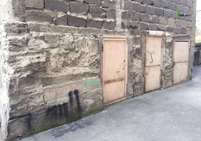 3 սենյականոց բնակարան Կիևյան փողոցում, 88 քմ, 3/5 հարկ, 2 սանհանգույց, բարձր առաստաղներ, քարե շենք