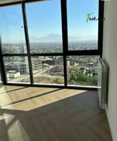 4 սենյականոց բնակարան նորակառույց շենքում Կարապետ Ուլնեցու փողոցում, 133 ք.մ., 2 սանհանգույց