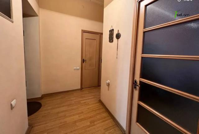 3 սենյականոց բնակարան Կիևյան փողոցում, 70 քմ, 2/5 հարկ, բարձր առաստաղներ, կապիտալ վերանորոգված