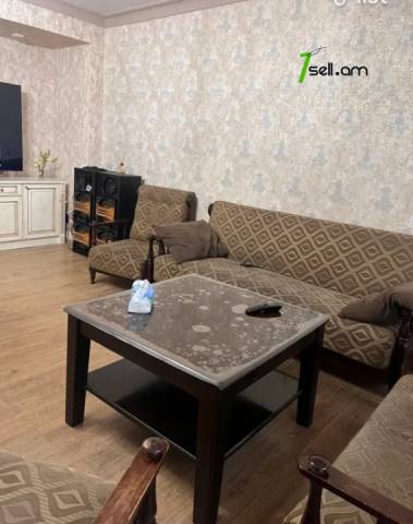 4 սենյականոց բնակարան Զաքարիա Քանաքեռցու փողոցում, 92 քմ, մի քանի պատշգամբ, կապիտալ վերանորոգված