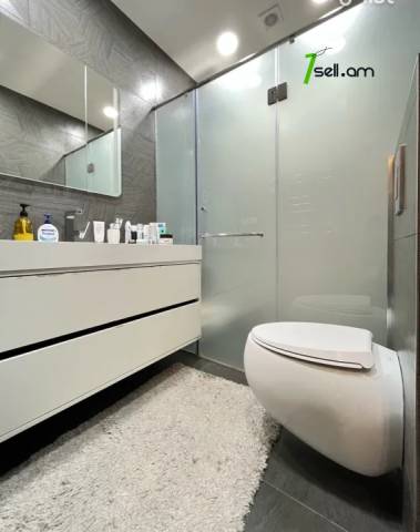 2 սենյականոց բնակարան նորակառույց շենքում Օրբելի եղբայրների փողոցում, 76 ք.մ., 2 սանհանգույց