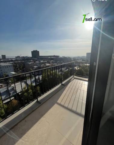 3 սենյականոց բնակարան նորակառույց շենքում Արամ Խաչատրյան փողոցում, 93 ք.մ., բարձր առաստաղներ