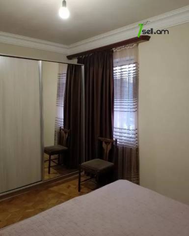 Երկու հարկանի քարե տուն Նոր Արեշի 35րդ փողոցում Էրեբունիում, 450 ք.մ., 3+ սանհանգույց