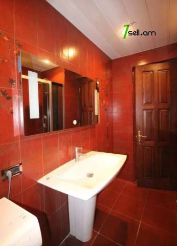 3 սենյականոց բնակարան նորակառույց շենքում Հյուսիսային պողոտայում, 120 ք.մ., 2 սանհանգույց