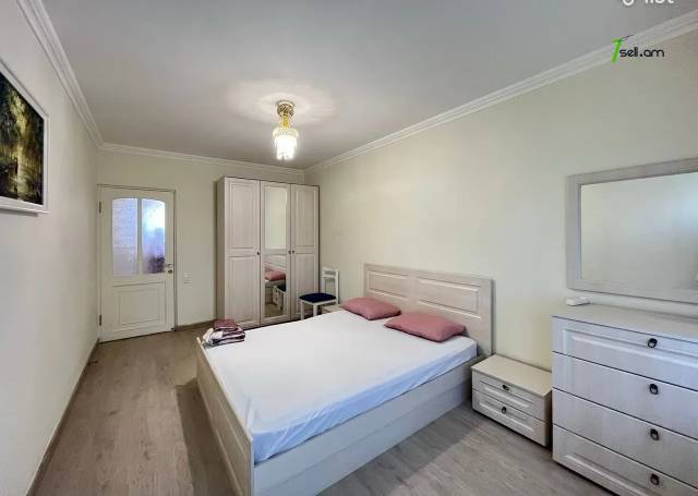 3 սենյականոց բնակարան Մեսրոպ Մաշտոցի պողոտայում, 100 քմ, 6/9 հարկ, 2 սանհանգույց, բարձր առաստաղներ