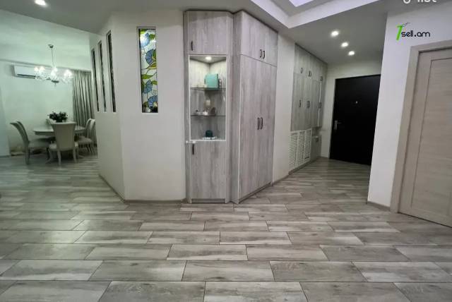 4 սենյականոց բնակարան նորակառույց շենքում Ադոնցի փողոցում, 120 ք.մ., 2 սանհանգույց, բարձր առաստաղներ