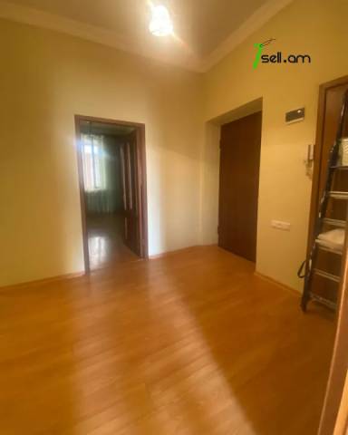 3 սենյականոց բնակարան Ամիրյան փողոցում, 90 ք.մ., 2 սանհանգույց, բարձր առաստաղներ