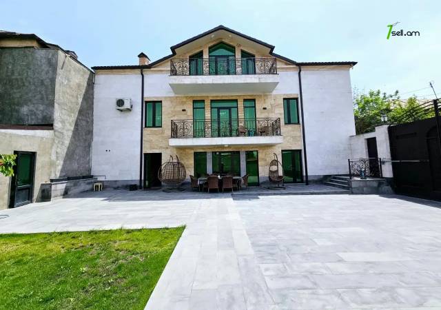 Երեք հարկանի քարե տուն, Նորք-Մարաշ վարչական շրջան Նորք Մարաշում, 660 ք.մ., 3+ սանհանգույց