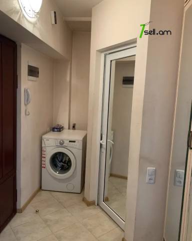 2 սենյականոց բնակարան Կոմիտասի պողոտայում, 51 քմ, 2/5 հարկ, կապիտալ վերանորոգված, քարե շենք