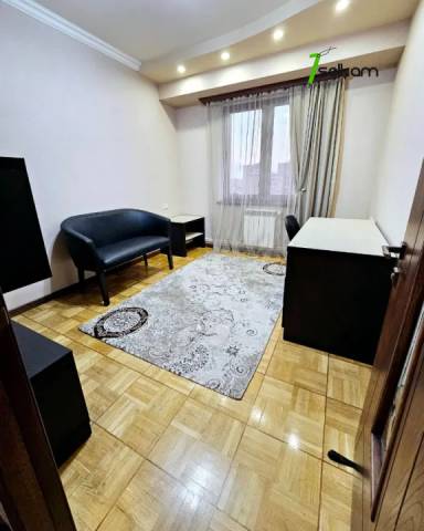 4 սենյականոց բնակարան Ամիրյան փողոցում, 130 ք.մ., նախավերջին հարկ, 2 սանհանգույց