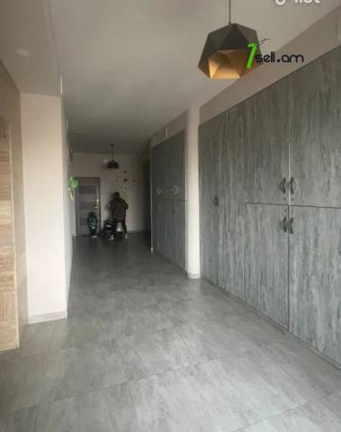 3 սենյականոց բնակարան նորակառույց շենքում Մամիկոնյանց փողոցում, 75 քմ, նախավերջին հարկ