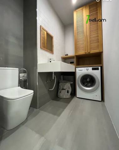 4 սենյականոց բնակարան նորակառույց շենքում Եղիշե Չարենցի փողոցում, 160 ք.մ., 3+ սանհանգույց