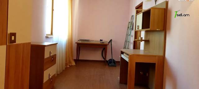 3 սենյականոց բնակարան նորակառույց շենքում, Դավթաշենի 4-րդ զանգված, 84 ք.մ., 2 սանհանգույց