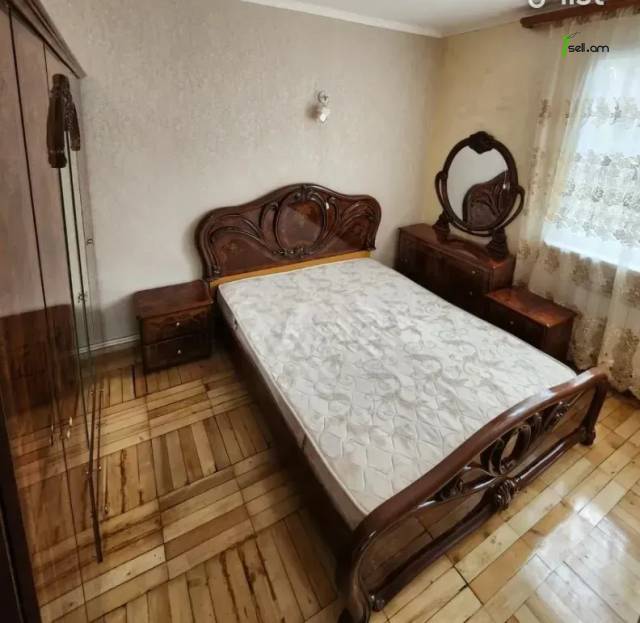 3 սենյականոց բնակարան, Շոպրոնի 1-ին նրբանցք, 62 ք.մ., 1/9 հարկ, մասնակի վերանորոգում