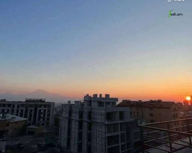 3 սենյականոց բնակարան նորակառույց շենքում Անտառային փողոցում, 90 քմ, 4/9 հարկ, բարձր առաստաղներ