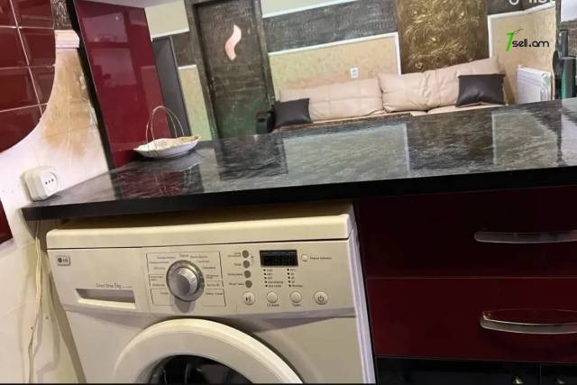 3 սենյականոց բնակարան Հրաչյա Քոչարի փողոցում, 68 ք.մ., 2/5 հարկ, դիզայներական ոճով վերանորոգված