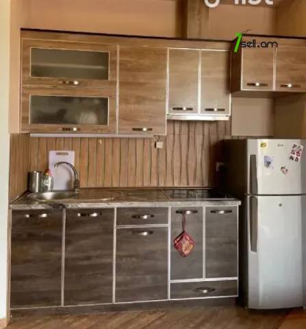 2 սենյականոց բնակարան Ազատության պողոտայում, 40 ք.մ., բարձր առաստաղներ, 2/5 հարկ