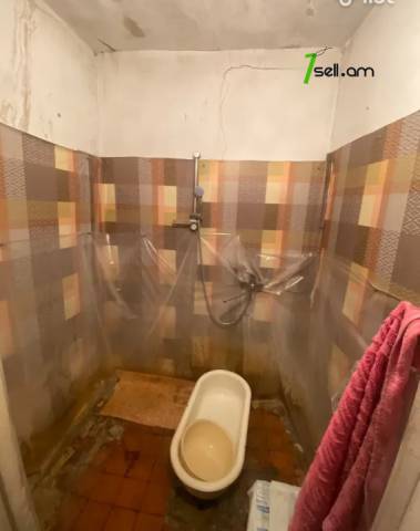 3 սենյականոց բնակարան Առնո Բաբաջանյան փողոցում, 75 ք.մ., մի քանի պատշգամբ, մասնակի վերանորոգում