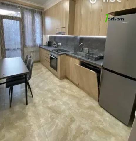 3 սենյականոց բնակարան նորակառույց շենքում Նիկողայոս Ադոնցի փողոցում, 93 ք.մ., 2 սանհանգույց