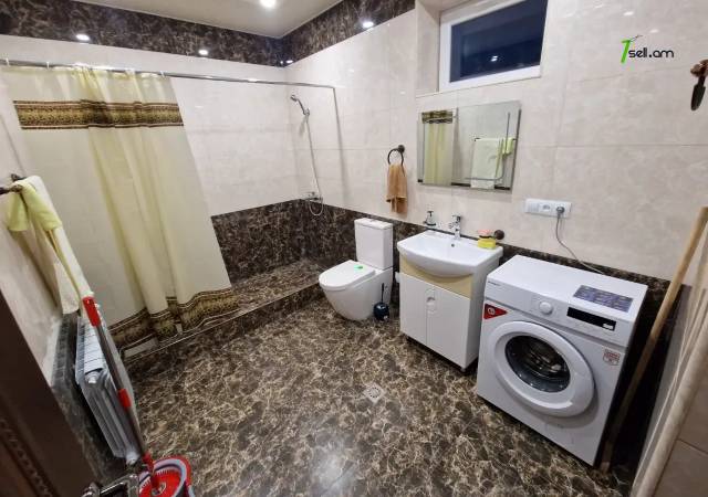 Երկու հարկանի քարե տուն Եղիազարյան փողոցում Աջափնյակում, 350 ք.մ., եվրովերանորոգված