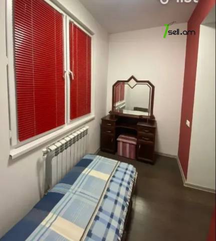 3 սենյականոց բնակարան Մալյան փողոցում, 55 ք.մ., կապիտալ վերանորոգված, քարե շենք