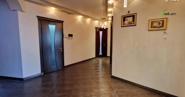 Ընդարձակ 3 սենյականոց բնակարան նորակառույց շենքում Նաիրի Զարյան փողոցում, 175 քմ, 12/16 հարկ