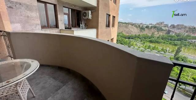 3 սենյականոց բնակարան նորակառույց շենքում Սասնա Ծռերի փողոցում, 112 ք.մ., 8/14 հարկ, 2 սանհանգույց