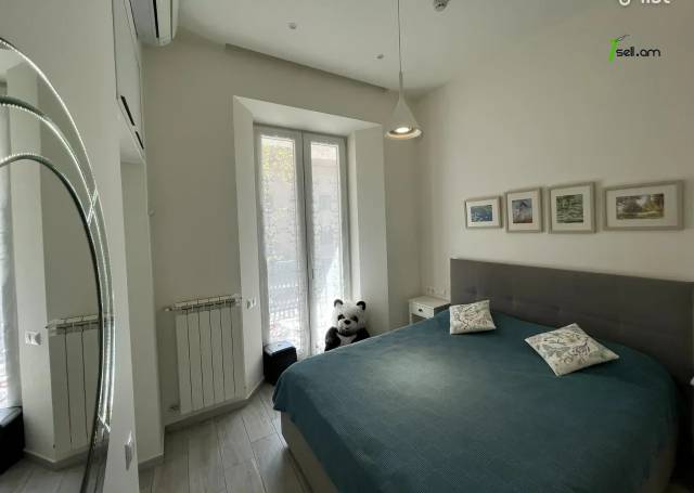 3 սենյականոց բնակարան Տերյան փողոցում, 90 ք.մ., 2 սանհանգույց, բարձր առաստաղներ, 2/5 հարկ