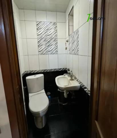 Մեկ հարկանի քարե տուն Ադանայի փողոցում կենտրոնում, 80 քմ, եվրովերանորոգված