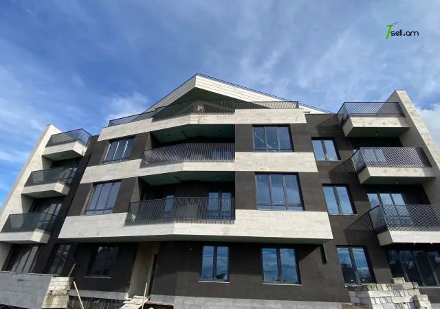 3 սենյականոց բնակարան նորակառույց շենքում, 2-րդ բնակելի զանգված, 122 ք.մ., 2 սանհանգույց