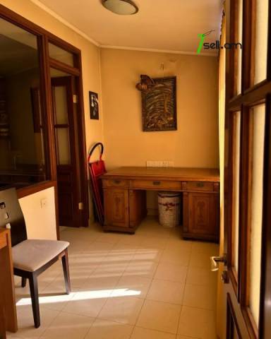 3 սենյականոց բնակարան Պուշկինի փողոցում, 106 ք.մ., 2 սանհանգույց, բարձր առաստաղներ, մի քանի պատշգամբ