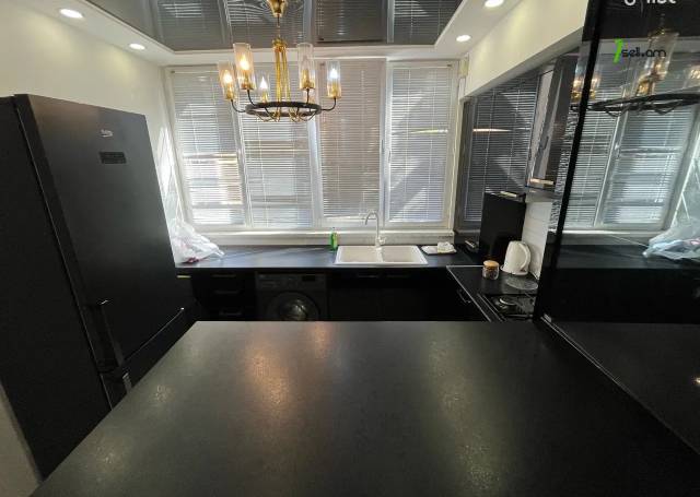 3 սենյականոց բնակարան Հյուսիսային պողոտայում, 80 ք.մ., 4/11 հարկ, բարձր առաստաղներ