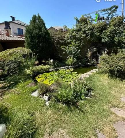 Չորս հարկանի քարե տուն Պարույր Սևակ թաղամաս 2-րդ փողոցում Առինջում, 640 քմ, 3+ սանհանգույց