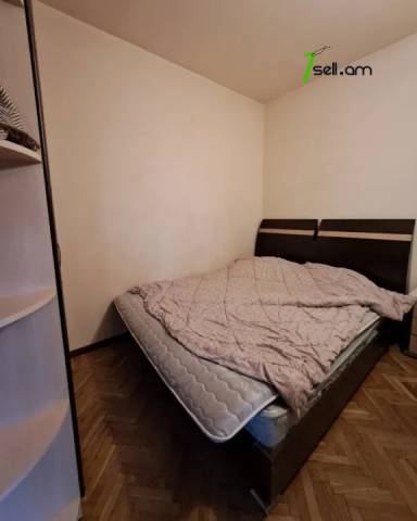 2 սենյականոց բնակարան Աբովյան փողոցում, 45 ք.մ., եվրովերանորոգված, քարե շենք