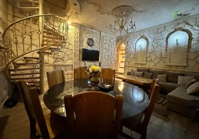 Մեկ հարկանի քարե տուն Սարյանի փողոցում կենտրոնում, 150 ք.մ., 3+ սանհանգույց, կապիտալ վերանորոգված