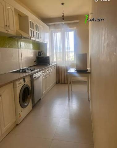 3 սենյականոց բնակարան, Ավան-Առինջ 2-րդ միկրոշրջան, 77 քմ, նախավերջին հարկ, եվրովերանորոգված