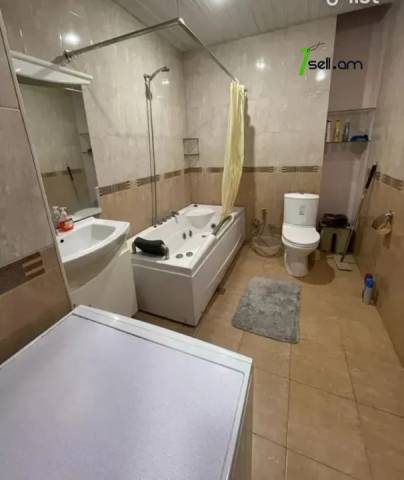 4 սենյականոց բնակարան նորակառույց շենքում Գյուլբենկյան փողոցում, 120 ք.մ., 7/16 հարկ, 2 սանհանգույց