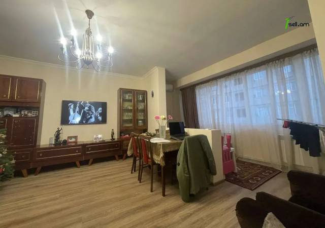 3 սենյականոց բնակարան Գուսան Շերամի փողոցում, 70 ք.մ., կապիտալ վերանորոգված