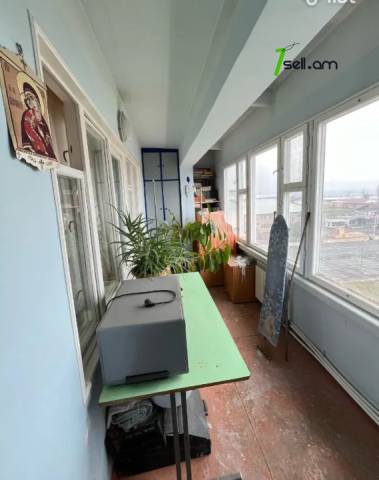 3 սենյականոց բնակարան Զաքարիա Քանաքեռցու փողոցում, 79 քմ, 6/9 հարկ, մի քանի պատշգամբ