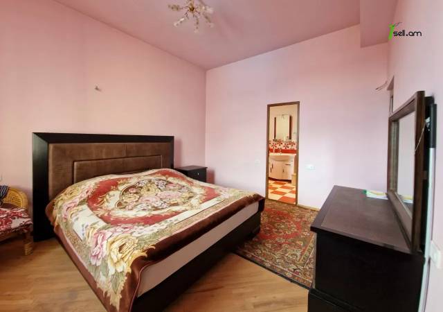 Մեկ հարկանի քարե տուն Խաչատուր Աբովյանի 27-րդ փողոցում Ավանում, 1000 ք.մ., 2 սանհանգույց