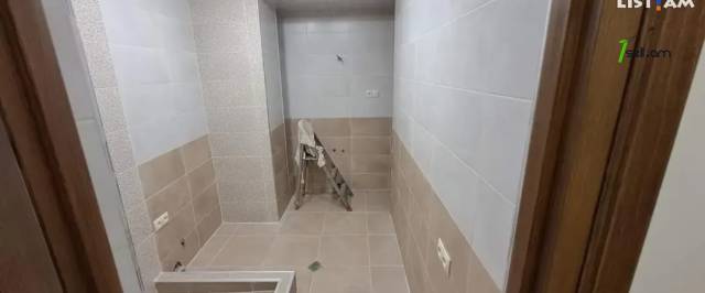 2 սենյականոց բնակարան Տիգրան Մեծի պողոտայում, 80 ք.մ., 2/9 հարկ, կապիտալ վերանորոգված