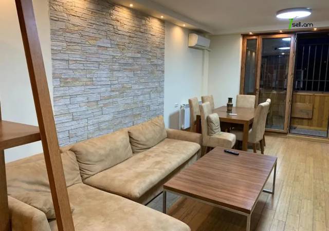 3 սենյականոց բնակարան Մոսկովյան փողոցում, 100 ք.մ., կապիտալ վերանորոգված